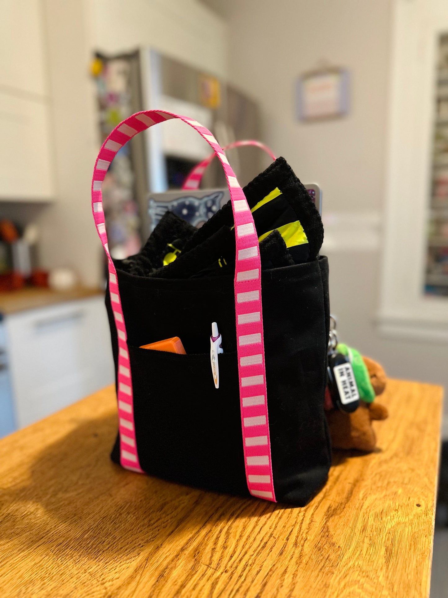 Tiny tote