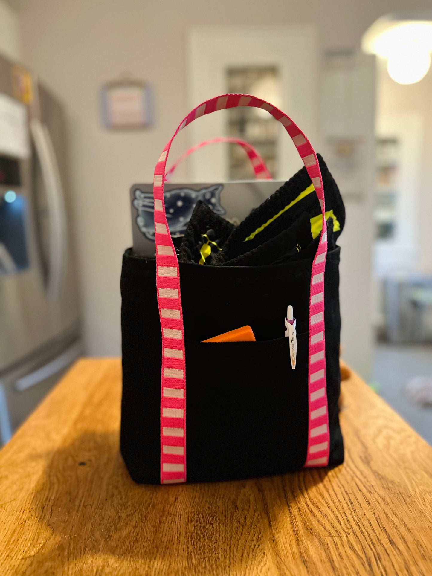 Tiny tote