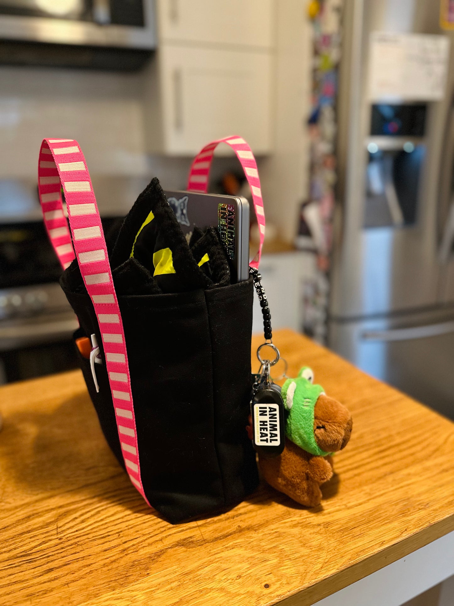 Tiny tote