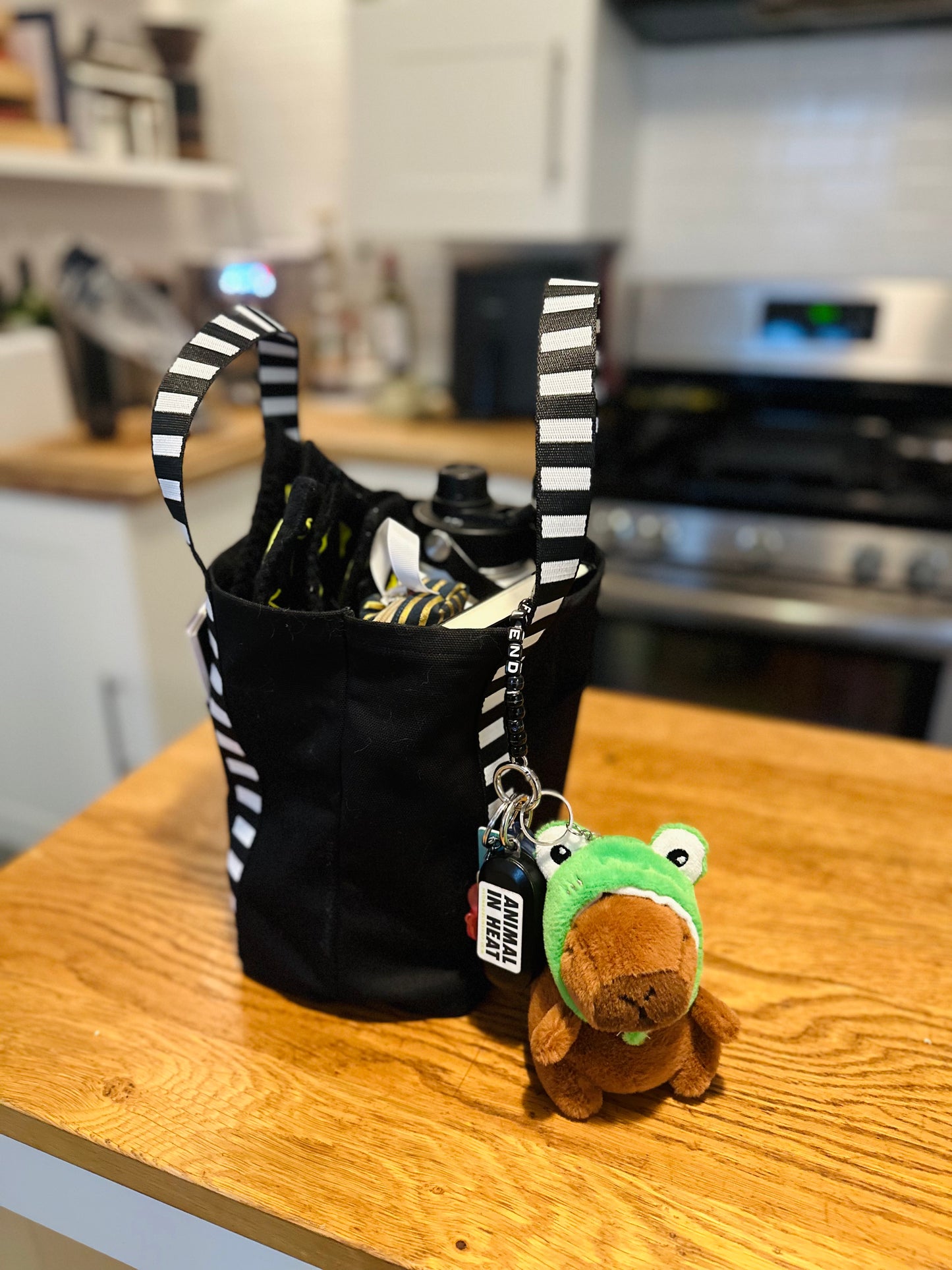 Tiny tote