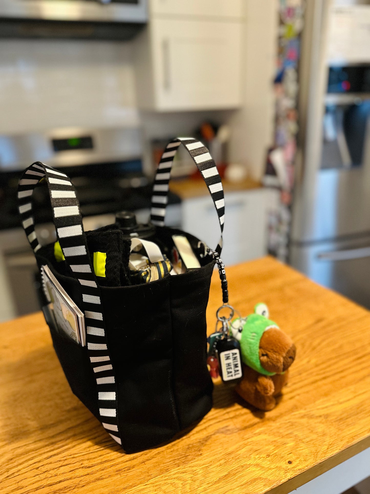 Tiny tote
