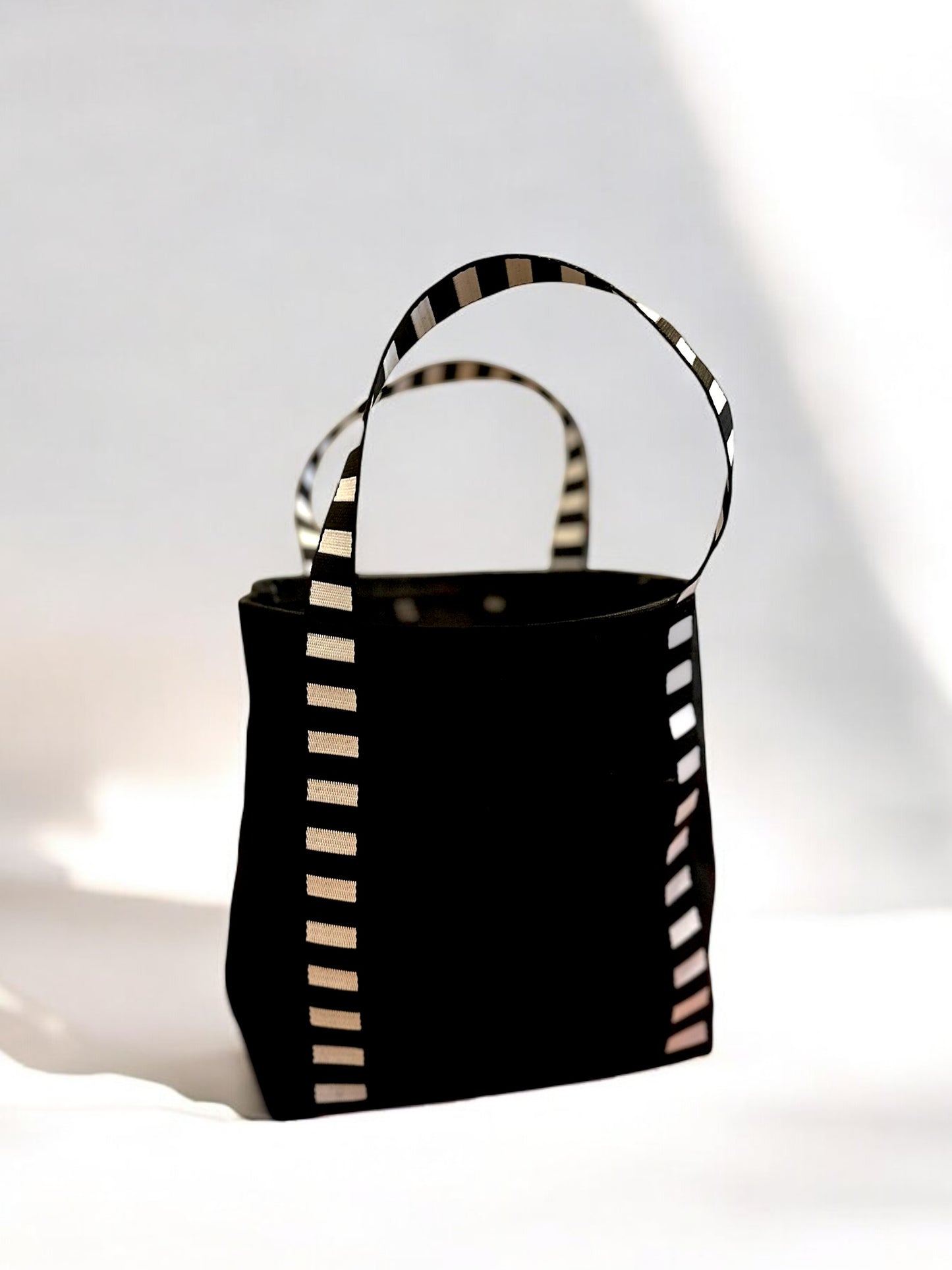 Tiny tote