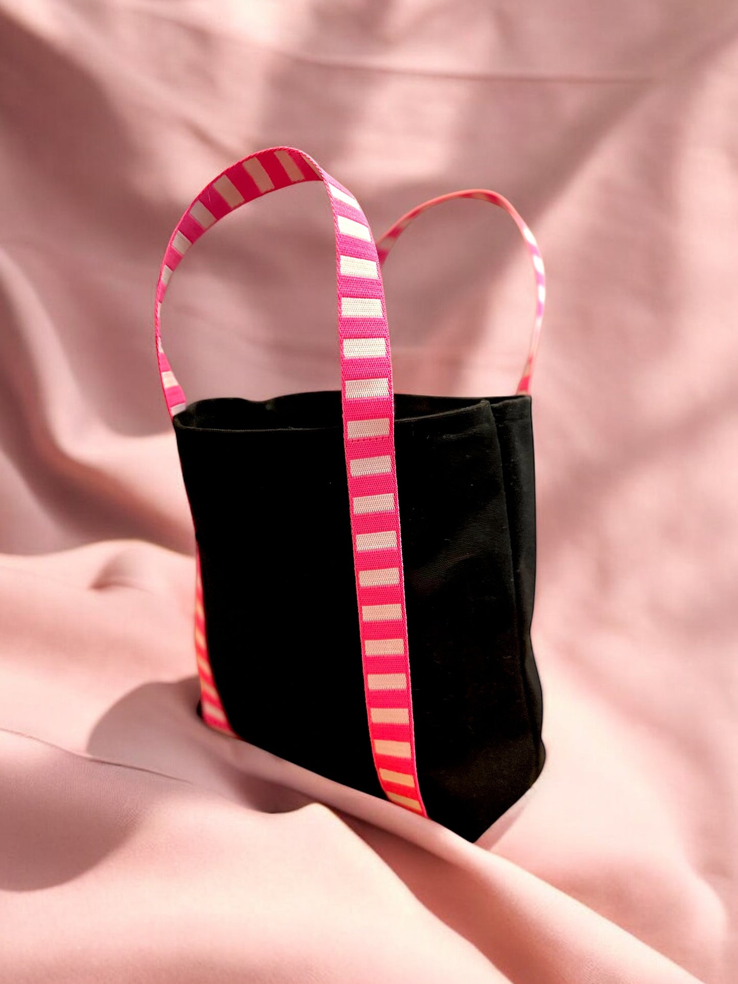 Tiny tote