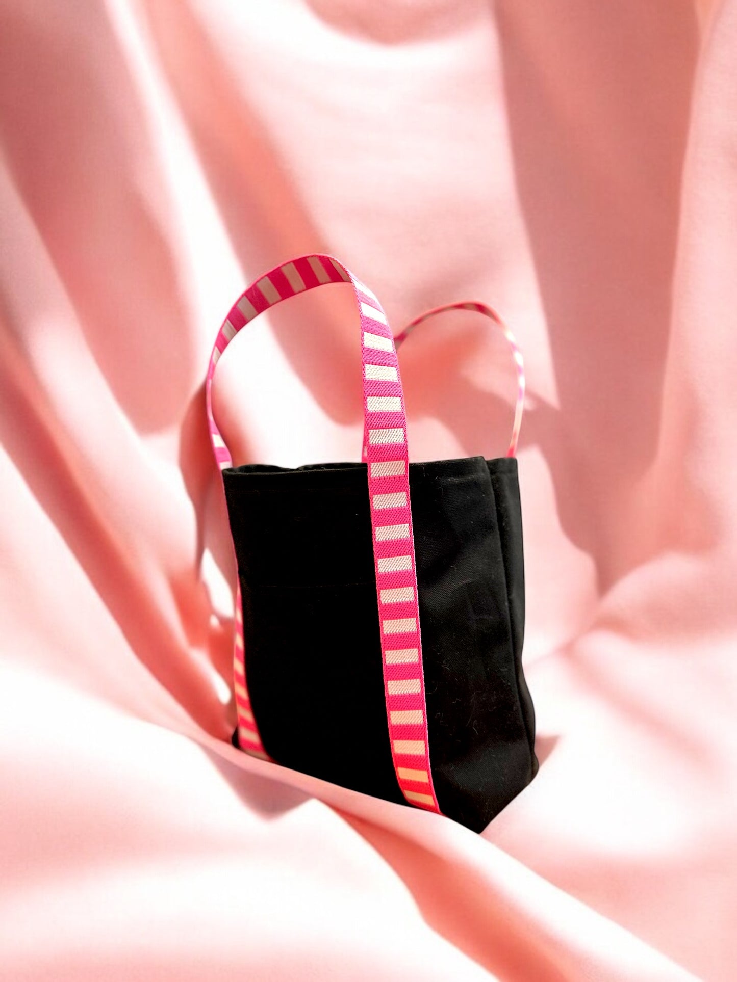 Tiny tote